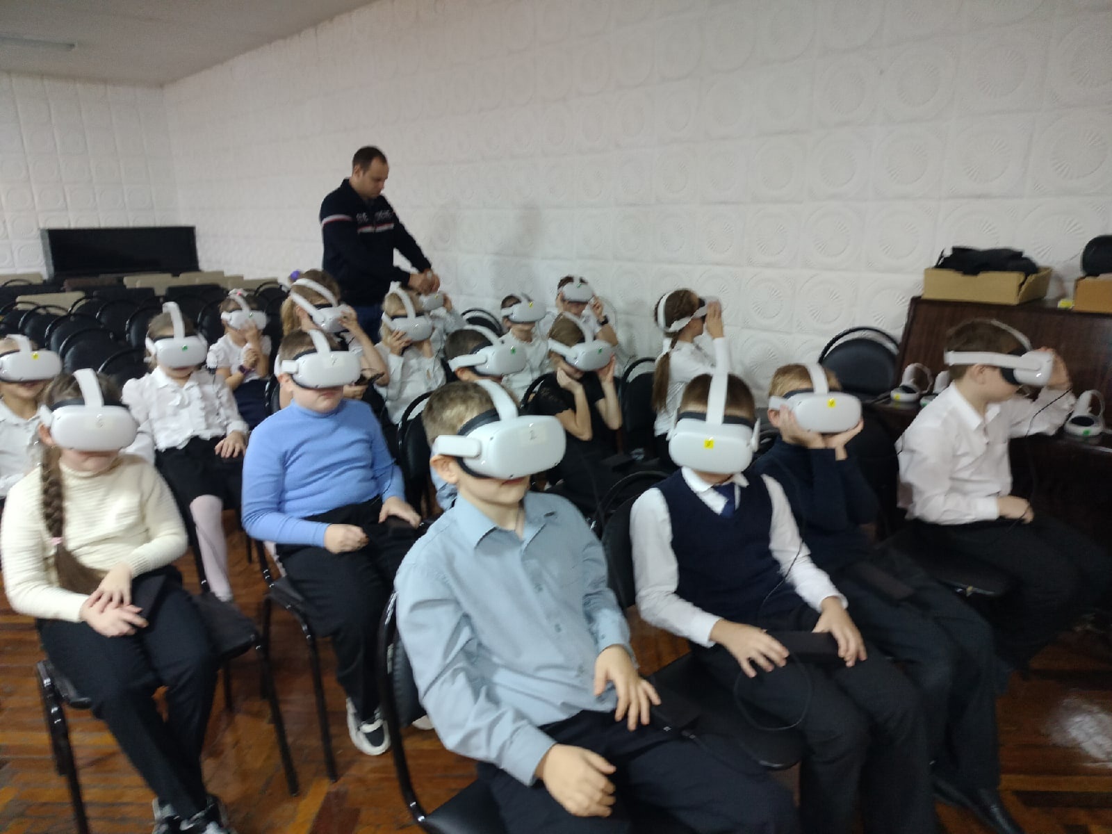Просмотр 3D фильма &amp;quot;Вокруг света&amp;quot;.