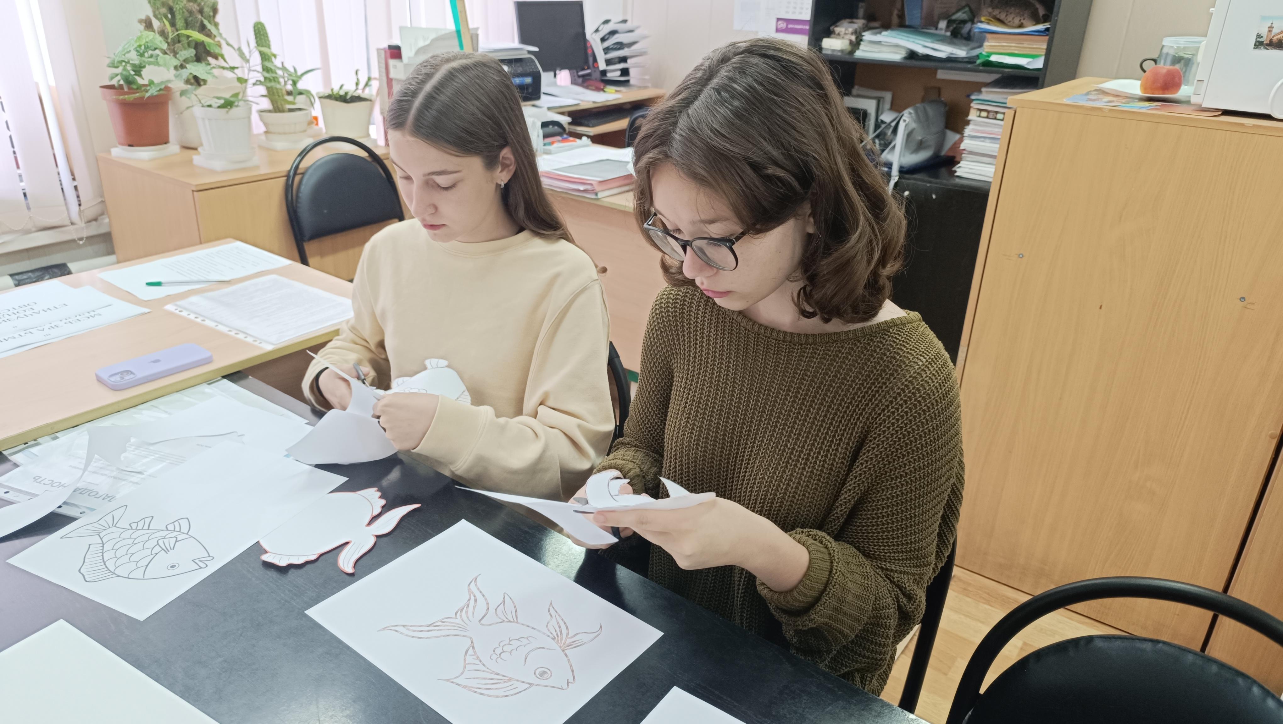 Школьники на летних каникулах.
