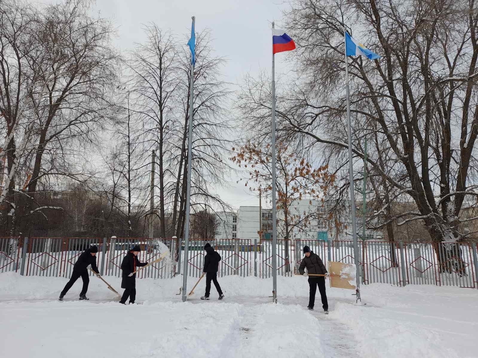 Уборка территории.