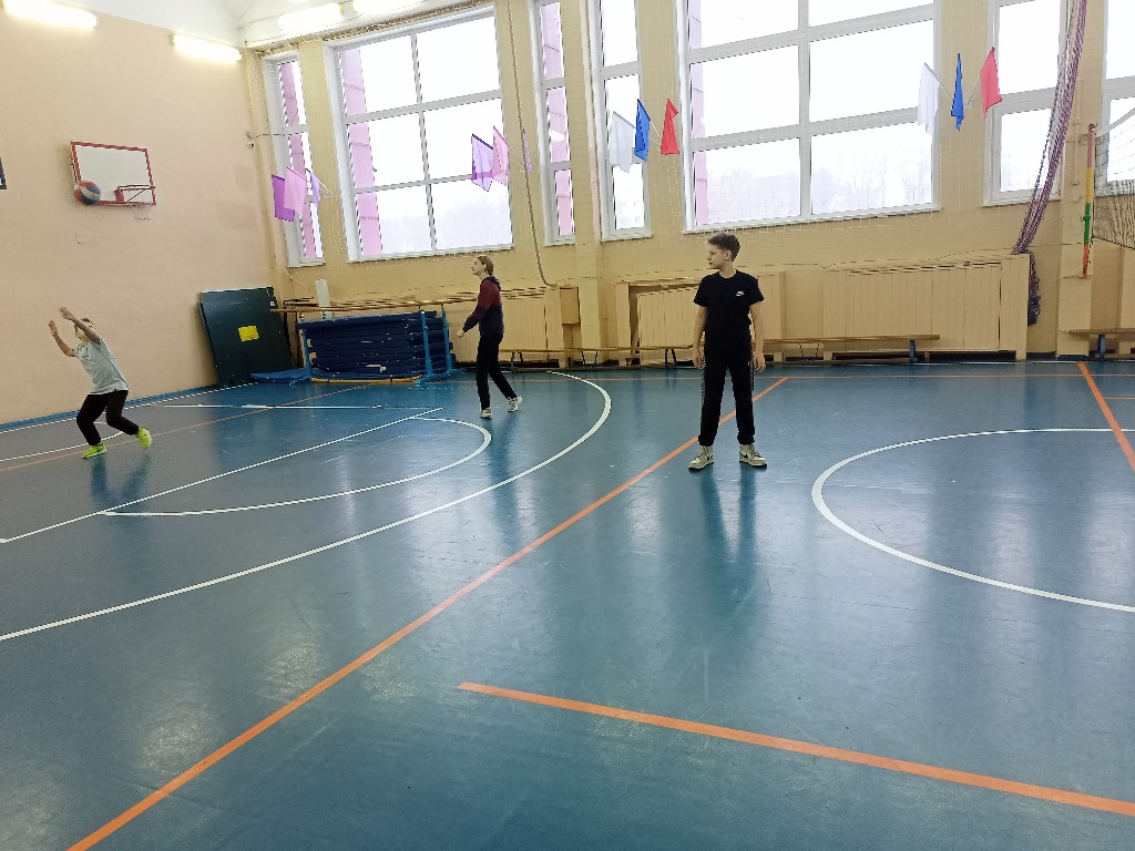 Соревнования по баскетболу.