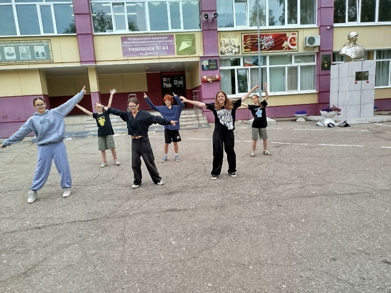 День России в летнем трудовом лагере.